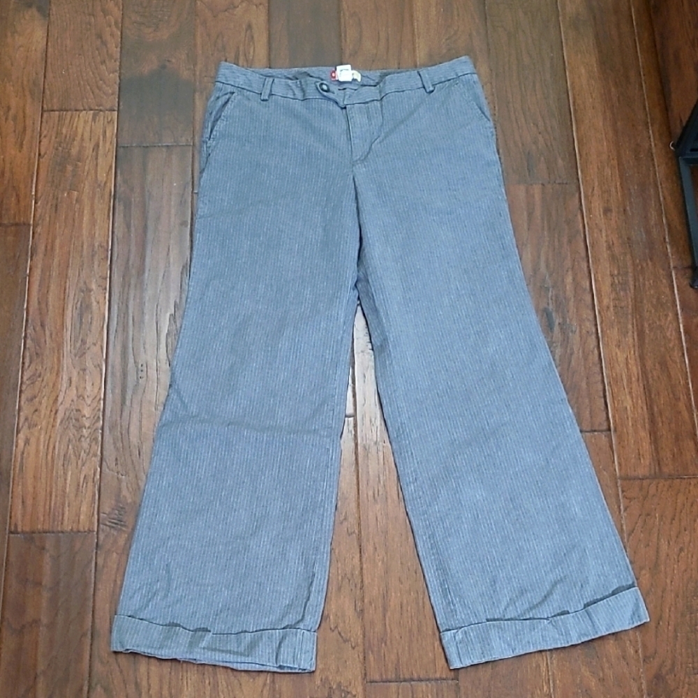 Gap women's gray pinstriped Wide-leg cuffed hem pants size 14